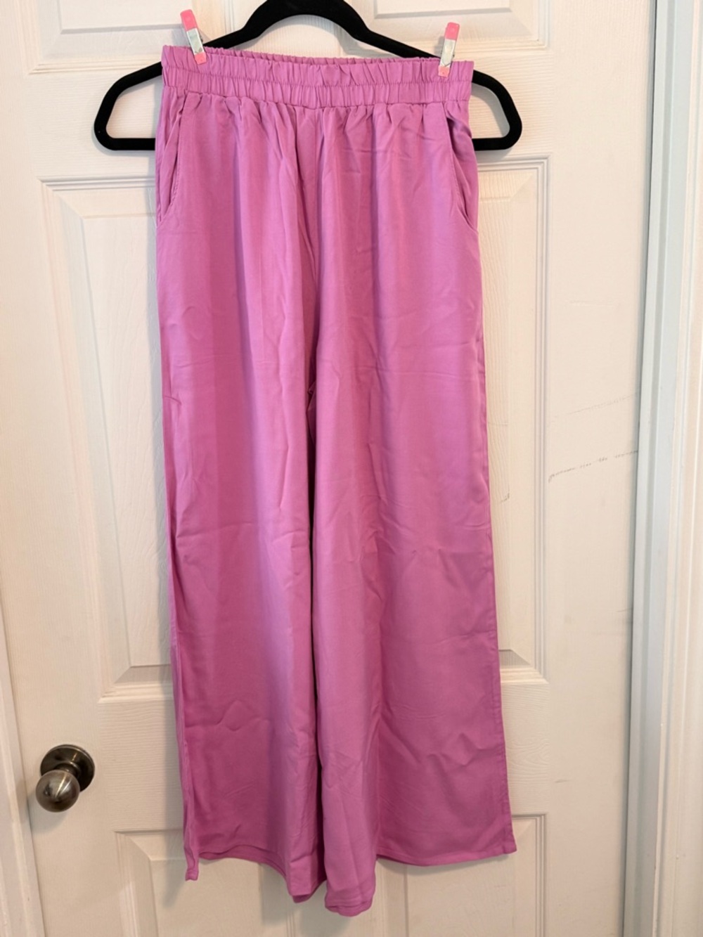Zenana Lavender-Pink Sleeveless Shell and crop pants set - Picture 3 of 9